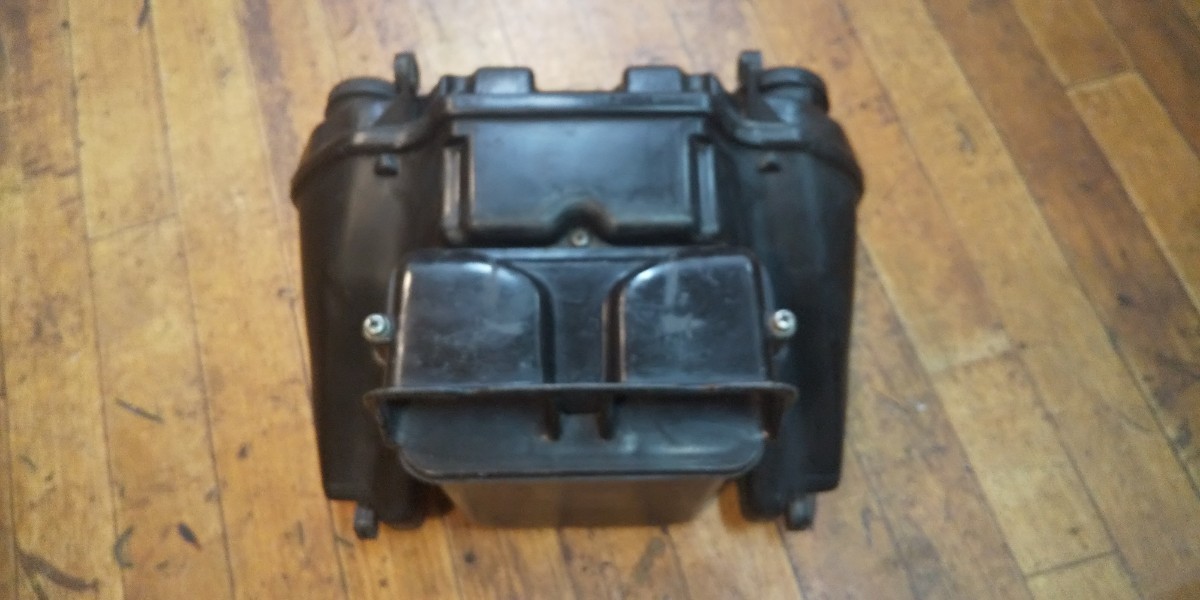 カワサキ ゼファー400 ZR400C 純正エアクリーナーボックス 検)ゼファー 