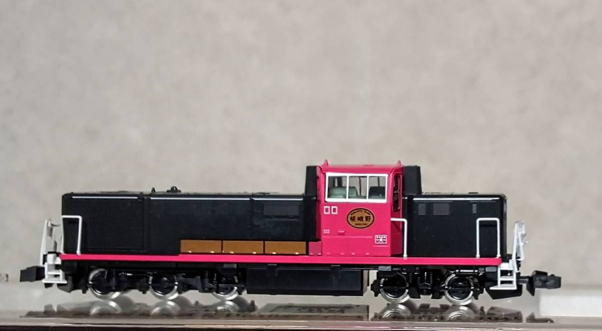 TOMIX 嵯峨野観光鉄道 DE10形ディーゼル機関車(1104号機)嵯峨野観光