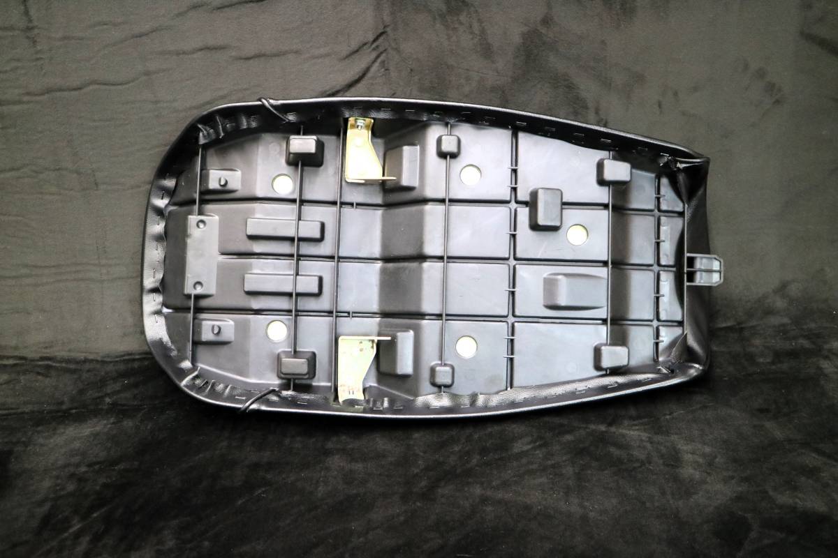 ゼファー750 カスタムシート Z2仕様 /ブラックRS完成品 タック