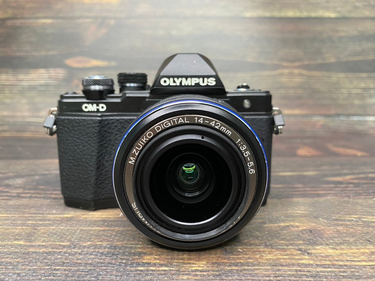 OLYMPUS オリンパス OM-D E-M10 Mark II レンズキット ミラーレス一眼