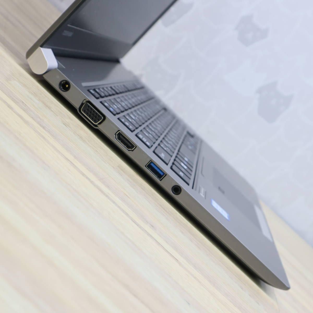 ★美品 高性能8世代4コアi5！M.2 SSD256GB メモリ8GB★R63/M Core i5-8250U Webカメラ Win11 MS Office2019 Home&Business★P60450