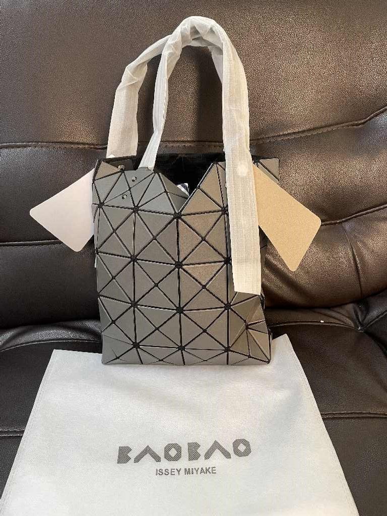 BAO BAO ISSEY MIYAKE バオバオ イッセイミヤケ トートバッグ ハンドバッグ 中古 ■ PVC ■ グレー ■ JZ