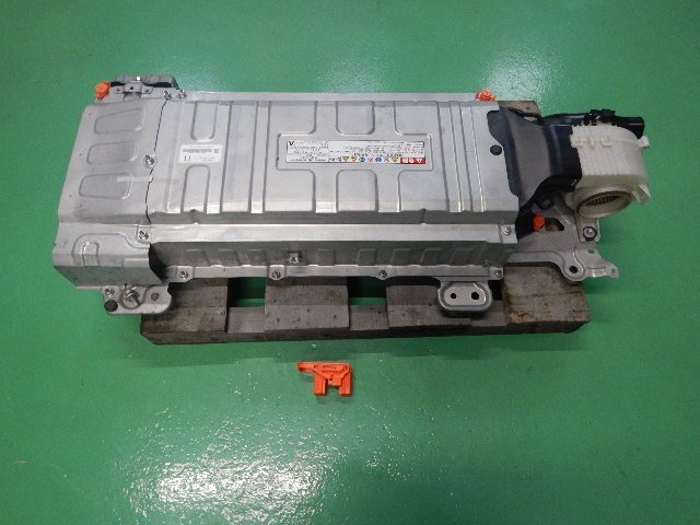 【個人宅配不可】中古 トヨタ ヴォクシー ZWR80G HVバッテリー 285，813㎞ G9280-28070 過走行 ジャンク品 (棚7643-H502)
