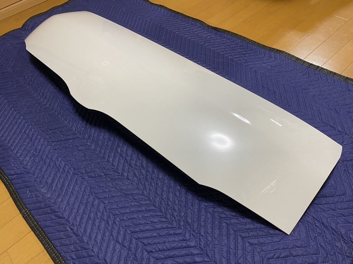 ハイエース　200系　ナローボディ　標準ボディ用　スムージング　ボンネット　070 パールホワイト　カスタム　パーツ　エンブレムレス