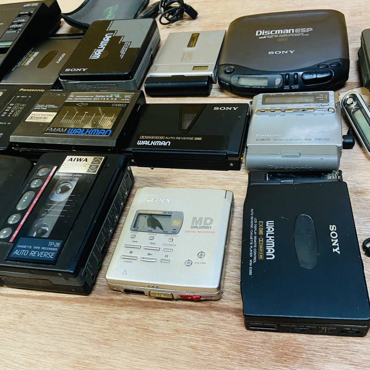 ソニー カセットウォークマン WALKMAN カセットプレーヤー WM-550C MZ