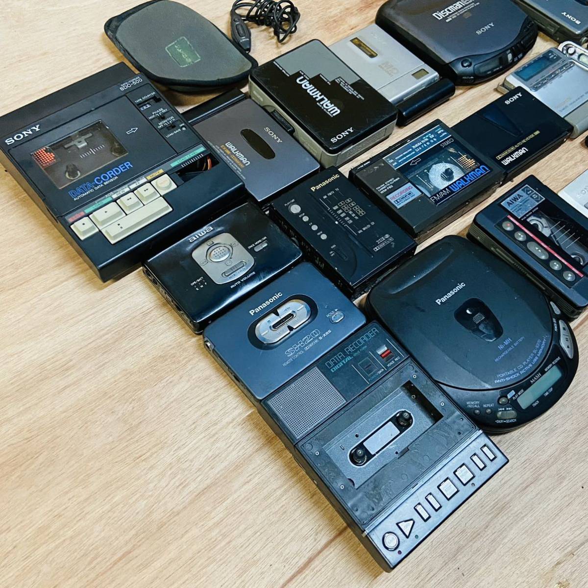 ソニー カセットウォークマン WALKMAN カセットプレーヤー WM-550C MZ