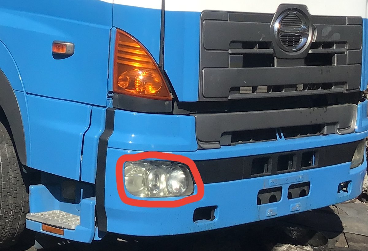 日野 プロフィア ヘッドライト（運転席側）KOITO_管理番号：51031A