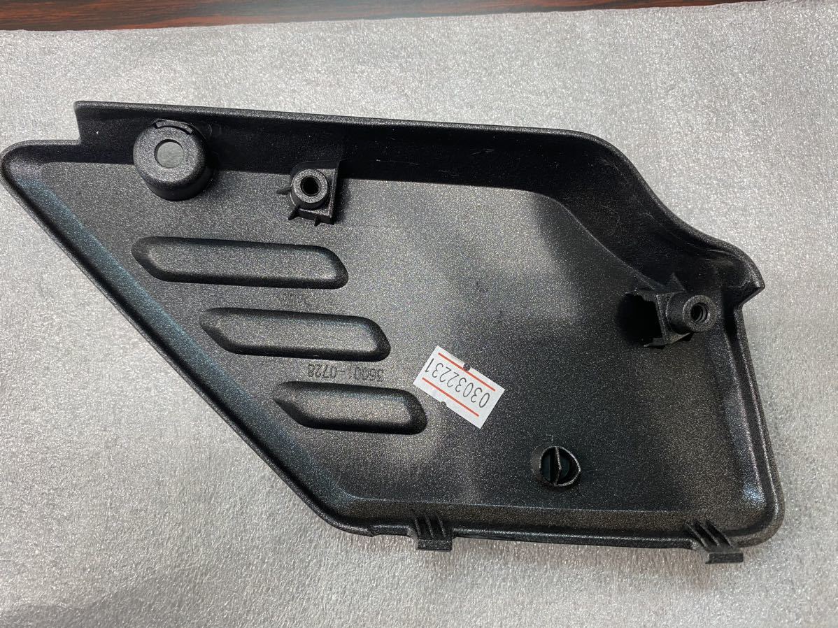 【美品】Z650RS　サイドカバー　カワサキ純正　kawasaki_3