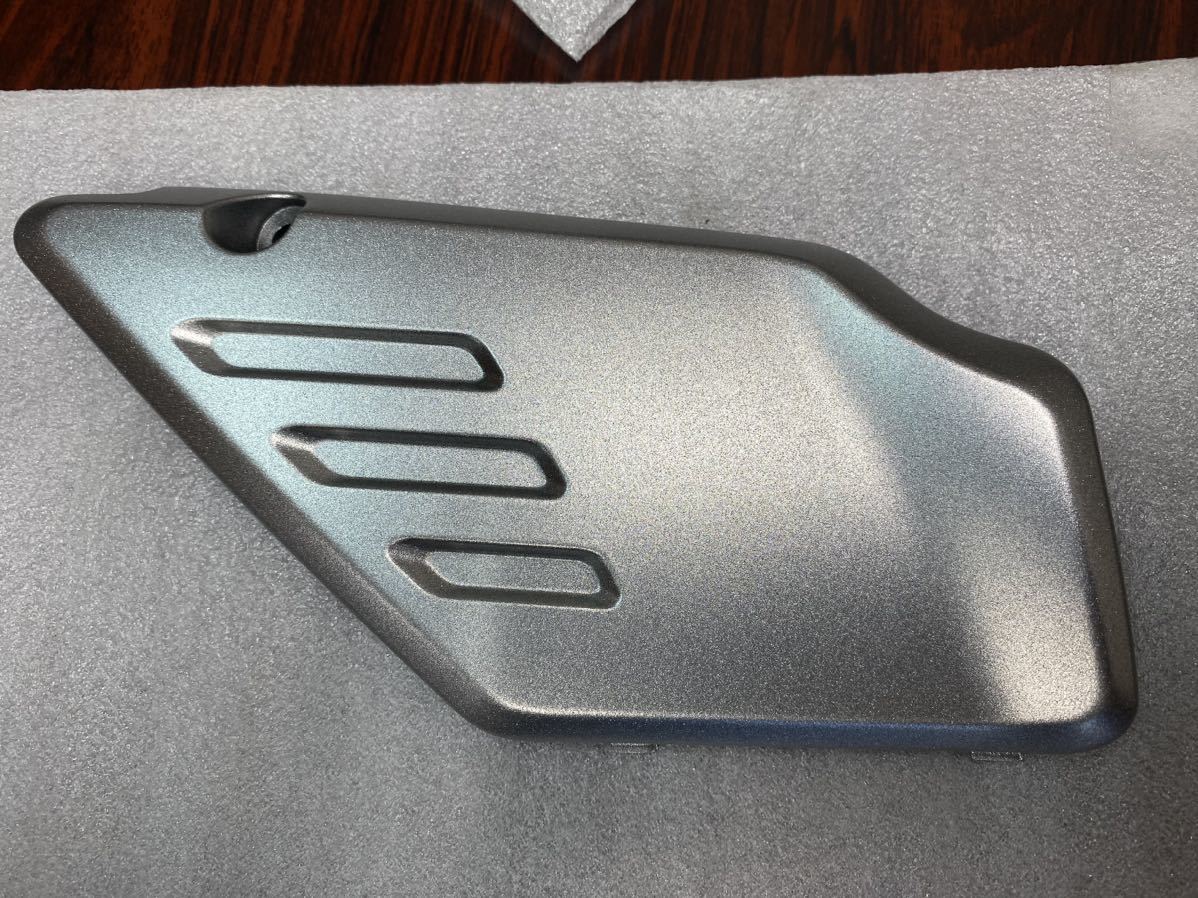 【美品】Z650RS　サイドカバー　カワサキ純正　kawasaki_6