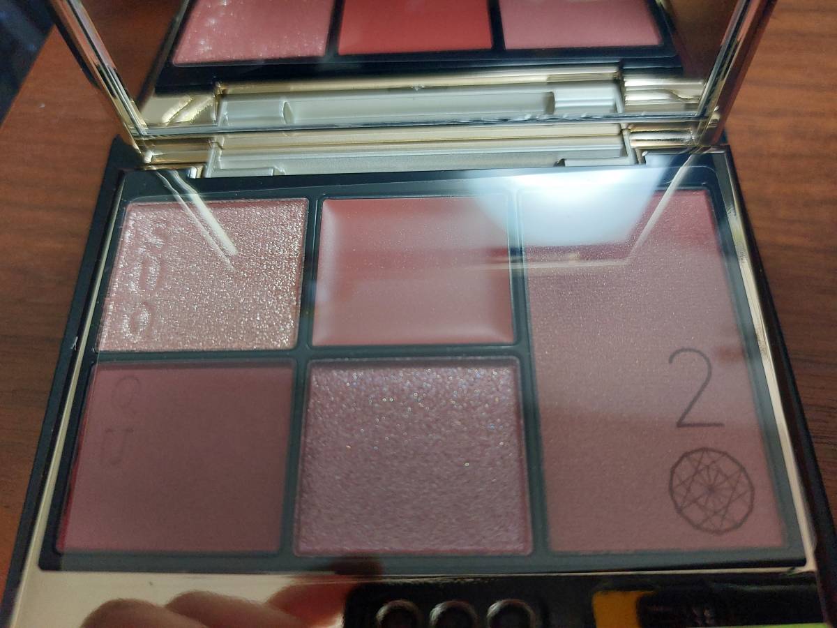 未使用　スック SUQQU 20th アニバーサリー アイ ＆ ブラッシュ コンパクト 102 夢咲光 アイシャドウ　限定品