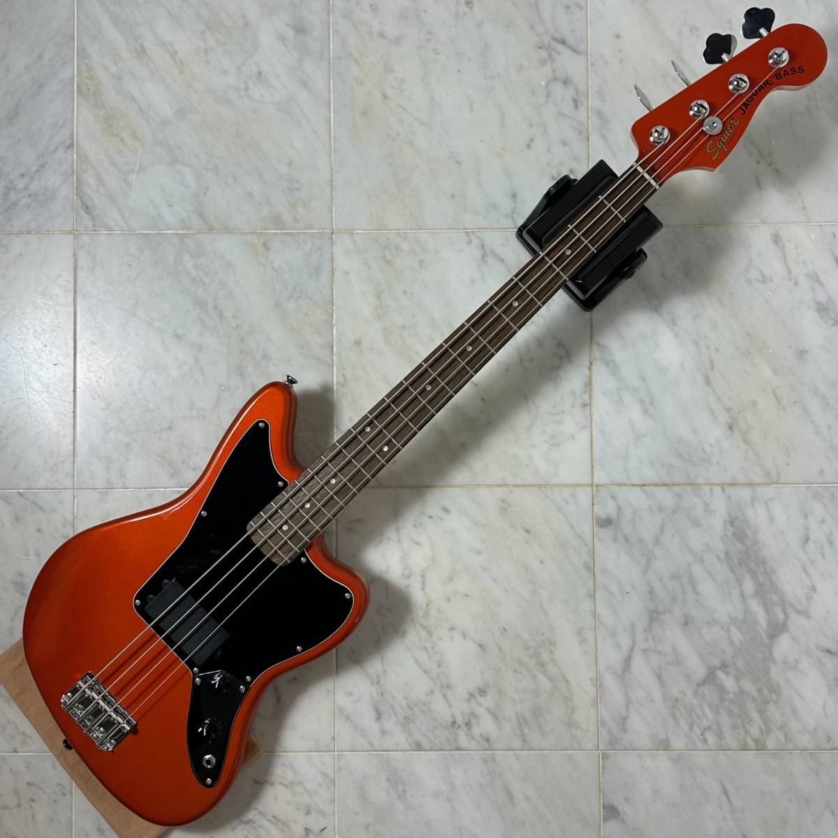 超美品 Squier by Fender JAGUAR BASS マッチングヘッド エレキベース 