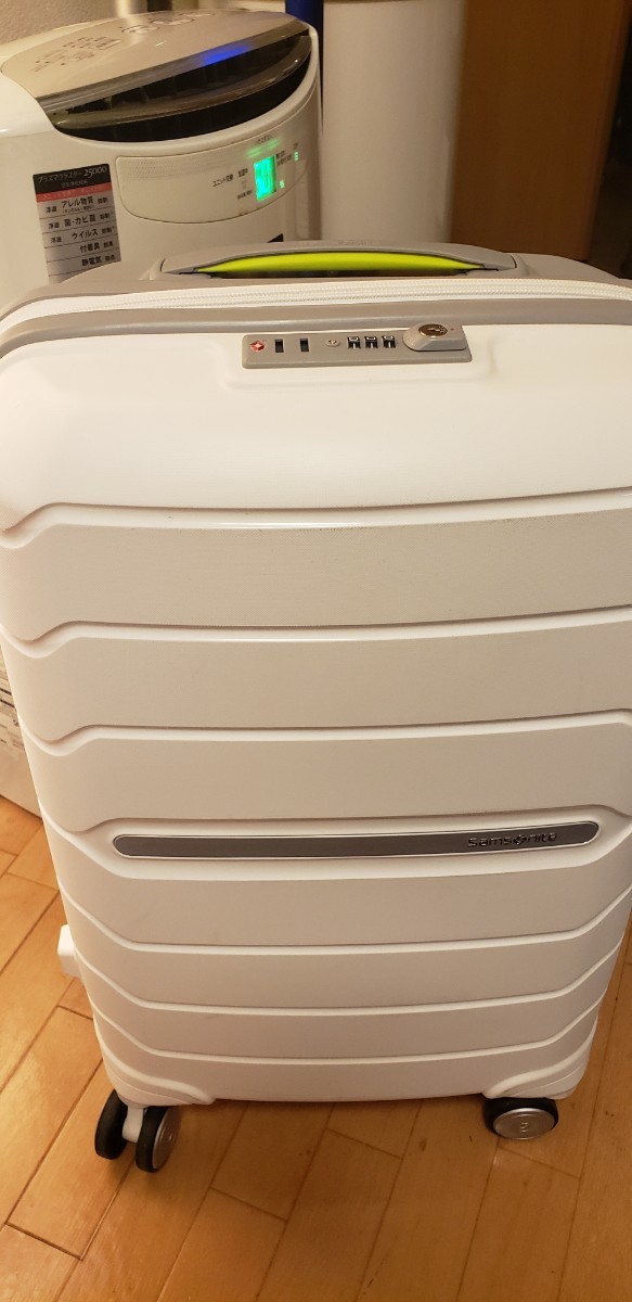 サムソナイト スーツケース バッグ Samsonite Freeform 21 Carry-On Spinner White/Grey