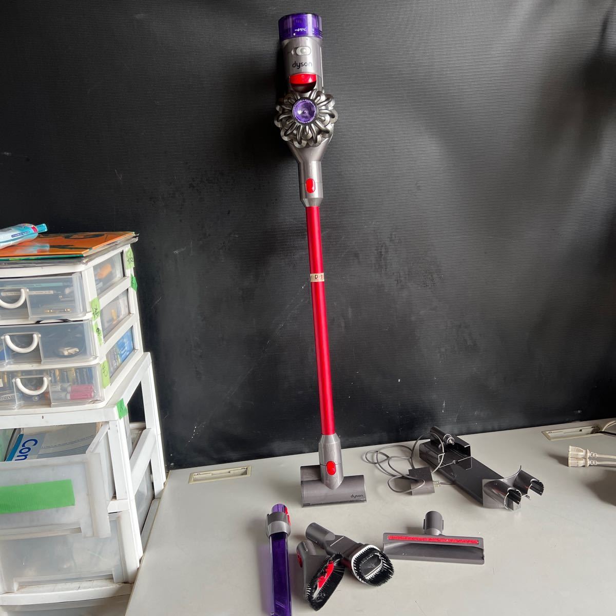 D15 140サイズ発送 中古 ジャンク dyson ダイソン SV10K コードレス