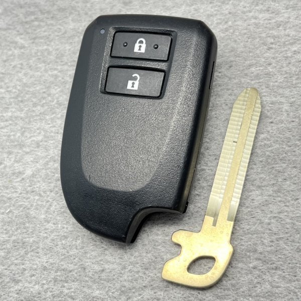 初期化済トヨタ純正スマートキー 2ボタン 200系ハイエース ノーカット