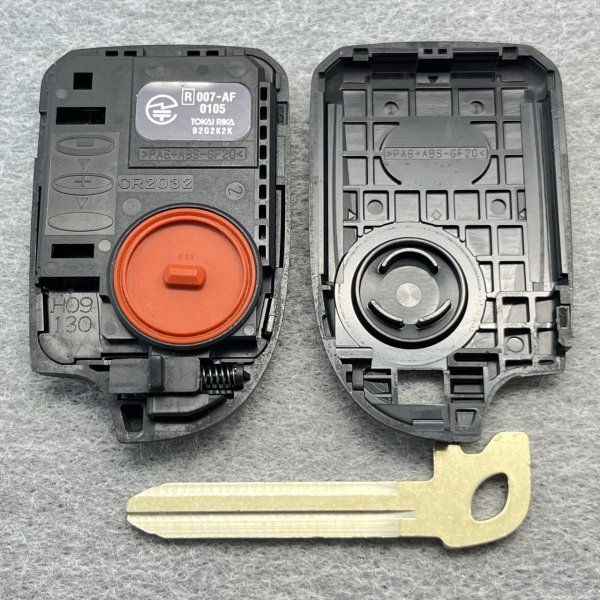 初期化済み 200系ハイエース 2ボタン トヨタ純正スマートキー 007