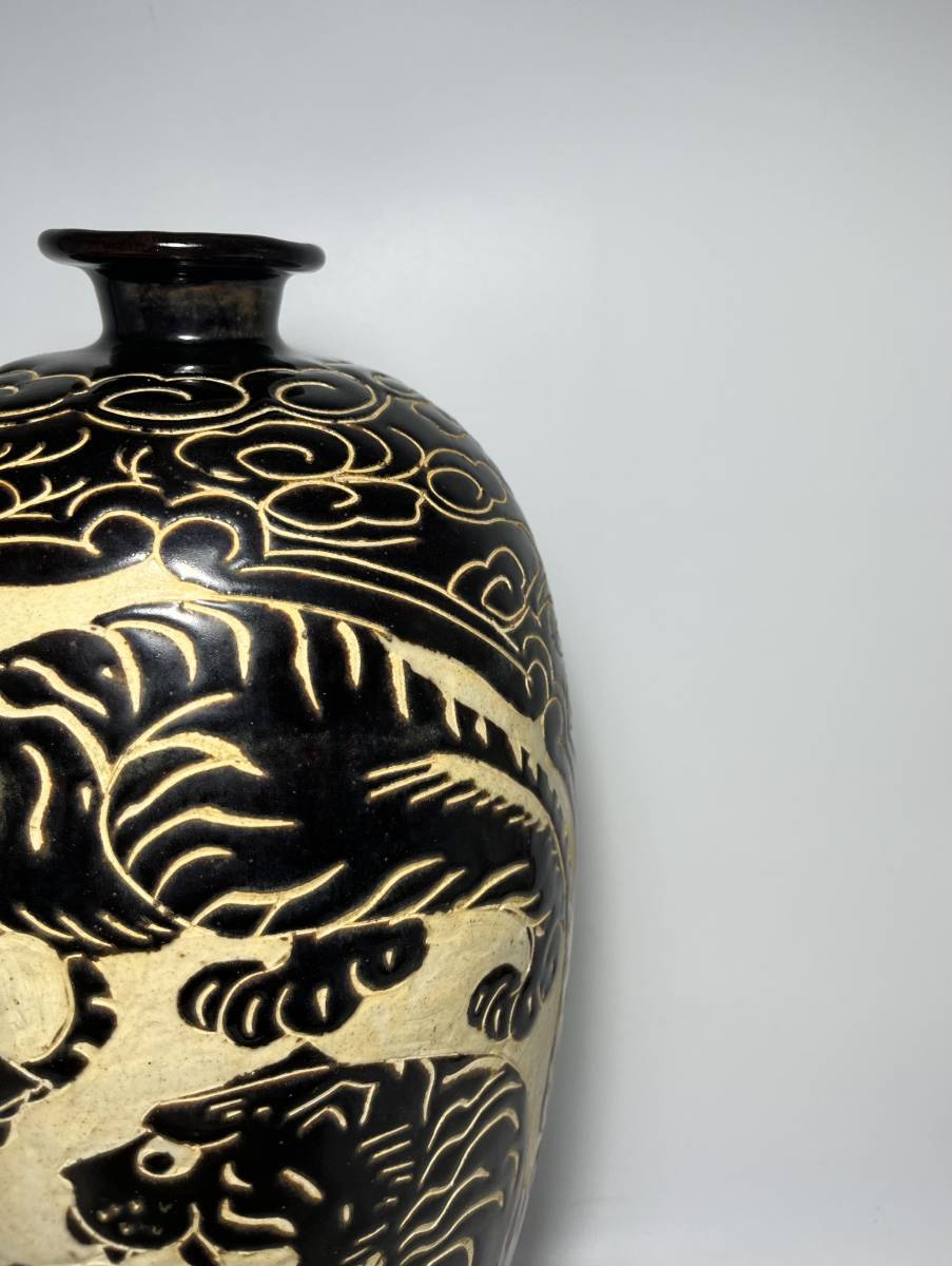 中国　古陶　黒釉　梅瓶 文化遺産オンライン 青白磁刻花唐子唐草文梅瓶 | 磁州窑梅瓶窑瓷器
