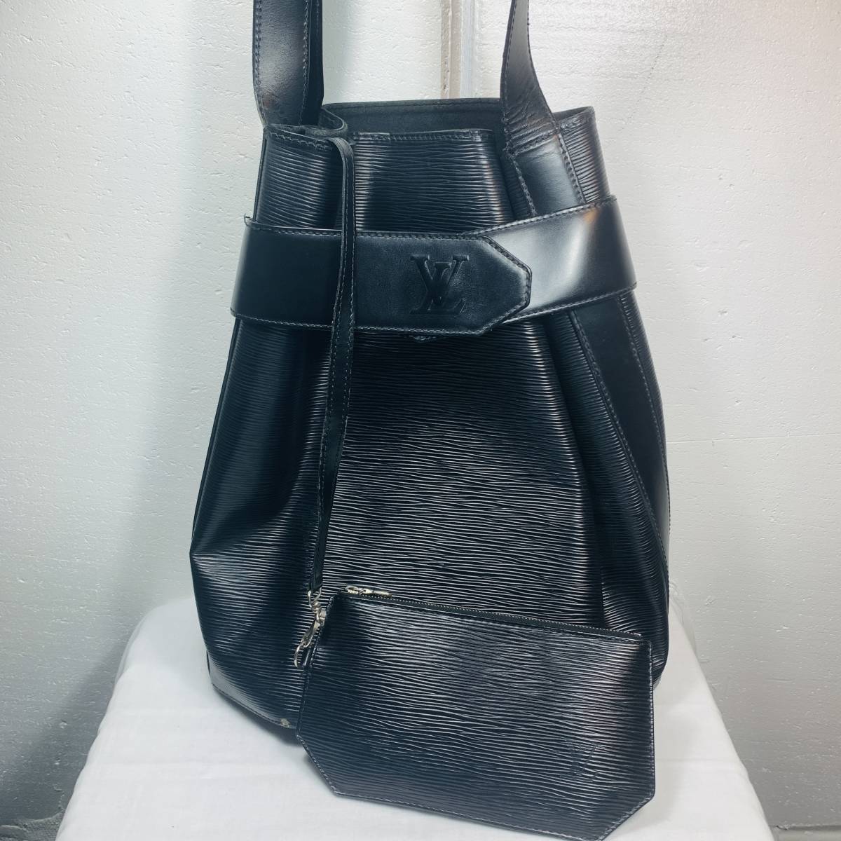 LOUIS VUITTON ルイ・ヴィトン エピ サック デポール ノワール