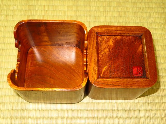 松浦清治作 将棋 | △松浦清治作島桑杢拭漆仕上四隅落将棋駒箱△桐共箱