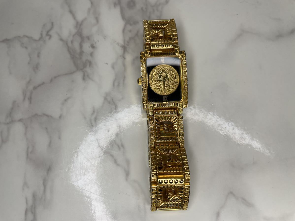 GIANNI VERSACE 腕時計 メデューサ スクエア ゴールド クオーツ