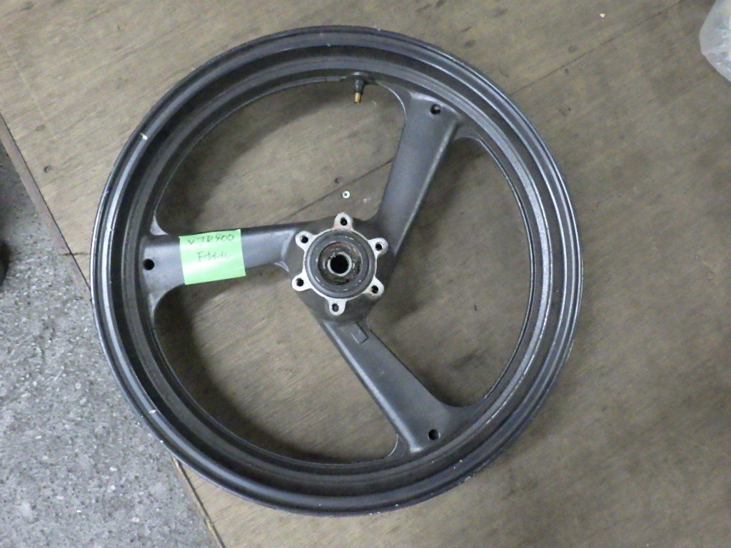 ★XJR400　フロントホイール　ヤマハ純正部品