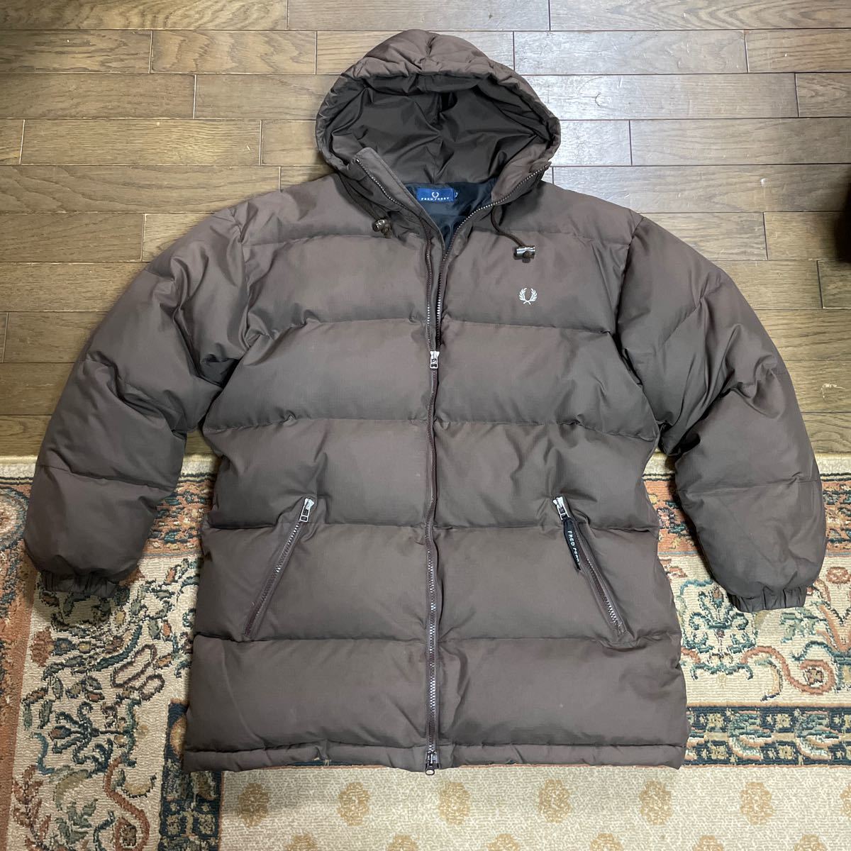 FRED PERRY フレッドペリー， ダウンジャケット ダウンコート メンズサイズL