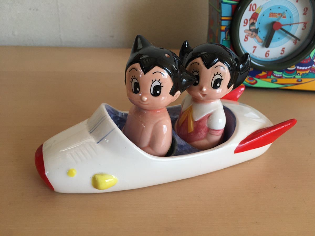 鉄腕アトム 目覚まし時計 時計 オルゴール レトロ ブリキ 塩コショー　調味料入れ　ウラン　ロケット　手塚治虫　北原照久　陶器　美品 鉄腕アトム ブリキ オルゴール目覚まし時計