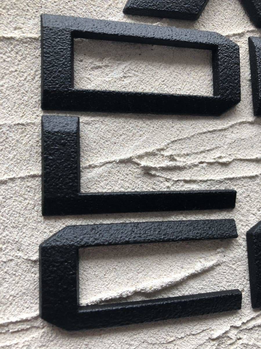 三菱 デリカD5 リアエンブレム　チッピング塗装　_3