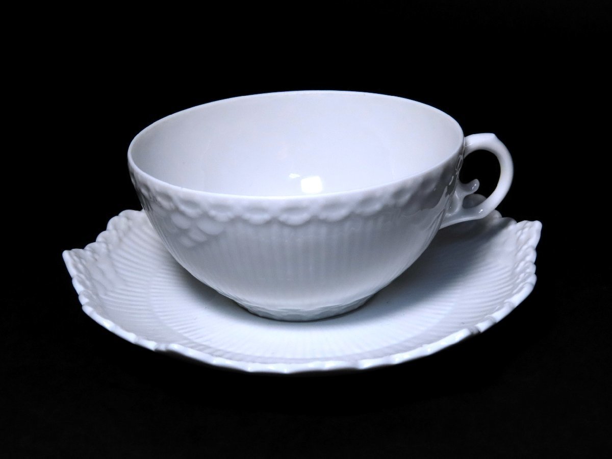 送料込】Royal Copenhagen ロイヤルコペンハーゲン フラワーエンブレム