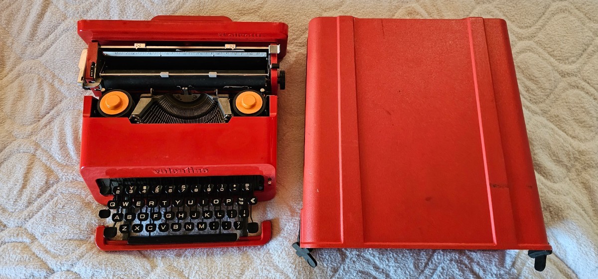 olivetti VALENTINE オリベッティ・バレンタイン 赤いバケツ