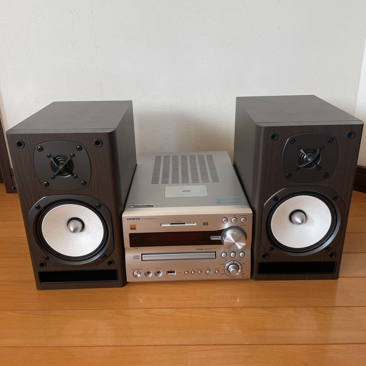 展示美品 ONKYO ハイレゾ対応 ミニコンポ シルバー X-NFR7TX(D) 保証付