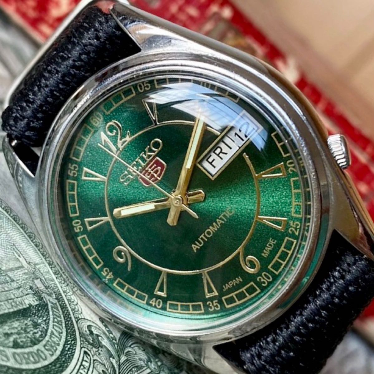 【レトロなデザイン】★送料無料★ セイコー5 SEIKO5 メンズ腕時計 グリーン 自動巻き ヴィンテージ アンティーク