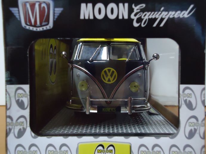 ★M2マシーン 1/24 DETAILS　 GO! with MOON　1959 VW マイクロバス デラックス USA モデル　　ムーンアイズ　未開封★