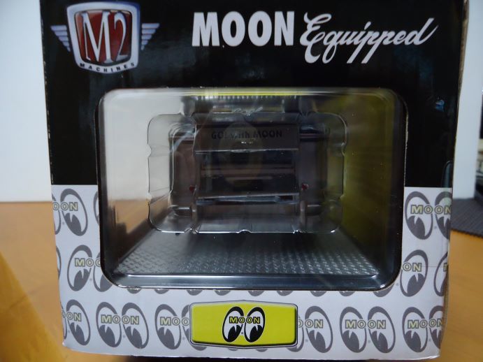 ★M2マシーン 1/24 DETAILS　 GO! with MOON　1959 VW マイクロバス デラックス USA モデル　　ムーンアイズ　未開封★