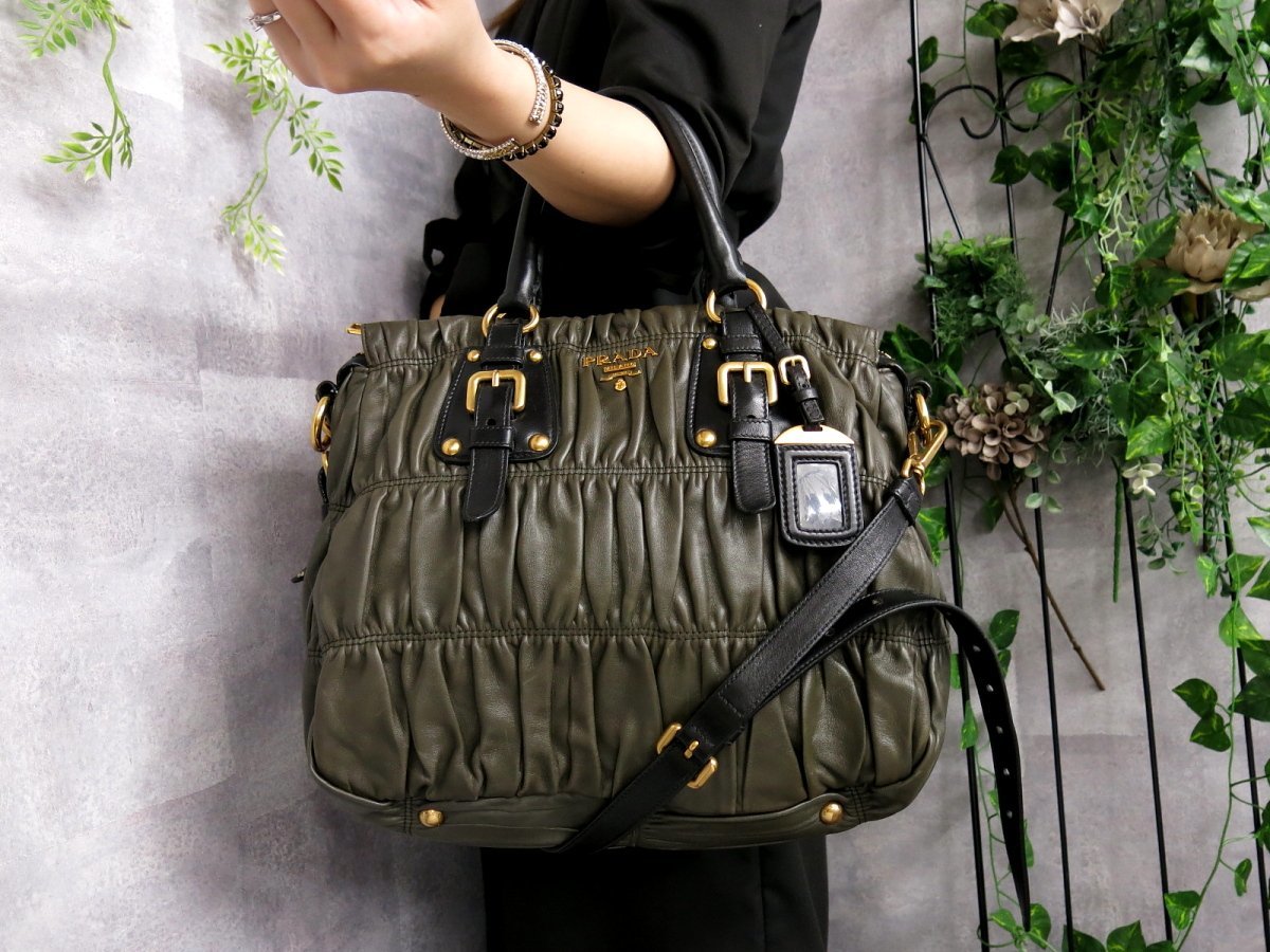○超美品○PRADA プラダ○ギャザー○カーフ レザー 本革○2way トート 