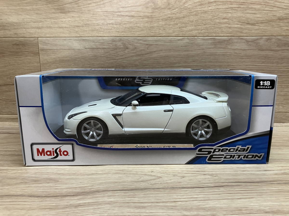 1. 極美品 Maisto 1/18 2009 日産 GT-R ホワイト SPECIAL EDITION 