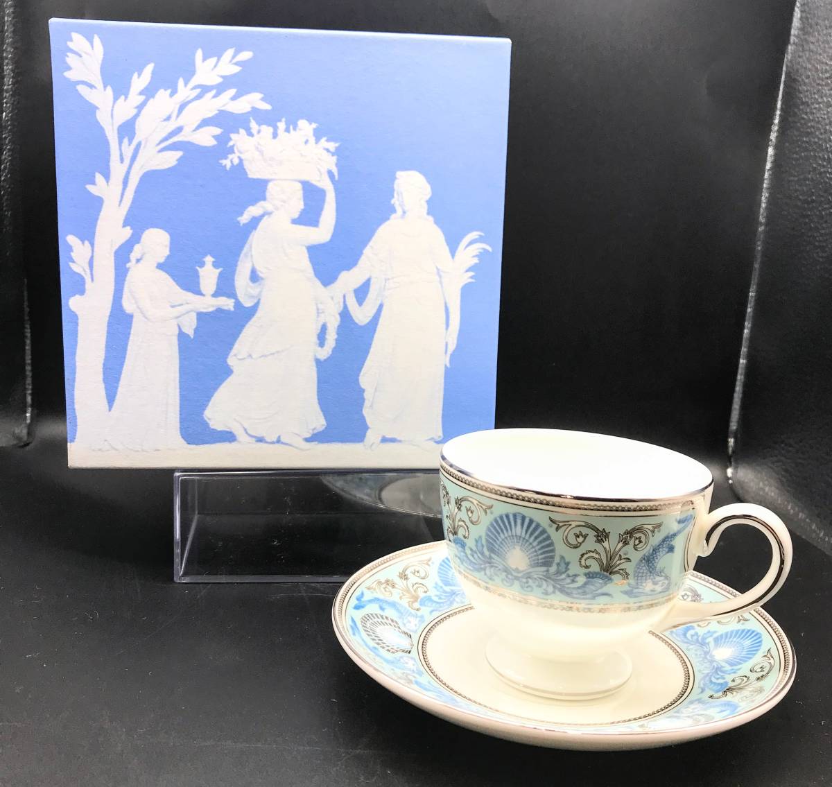 蘇さ(KsY158)　WEDGWOOD　ウェッジウッド　カップ＆ソーサー　箱付き　中古品　80サイズ