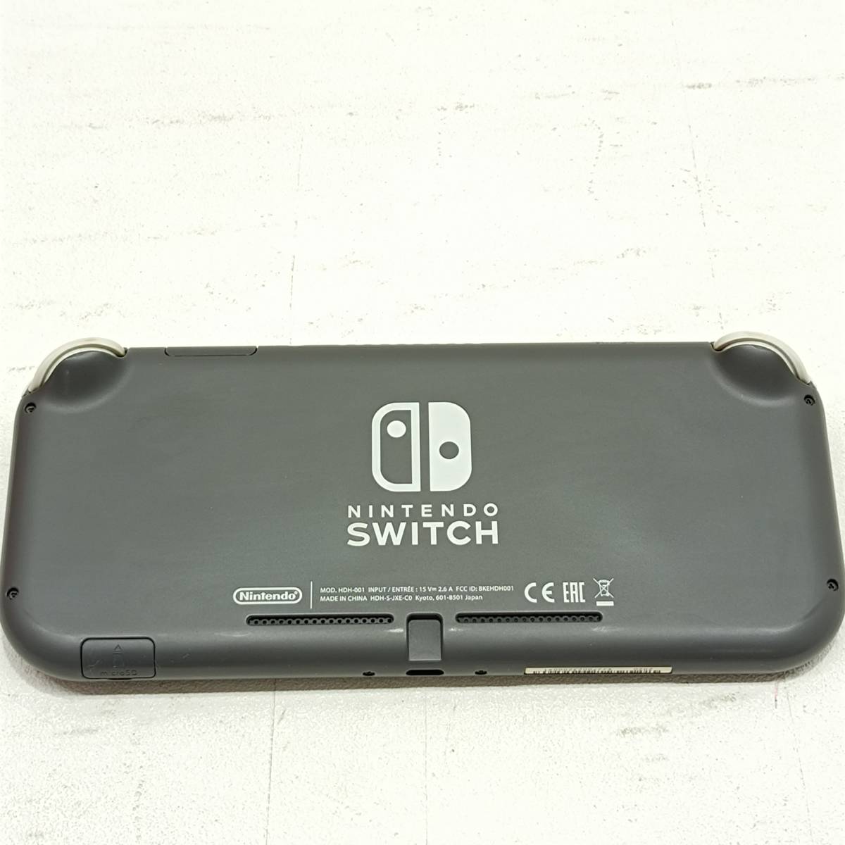 070）A 〈中古品〉SwitchLite グレー 本体のみ【動作確認/初期化済】※強いタバコ臭あり※
