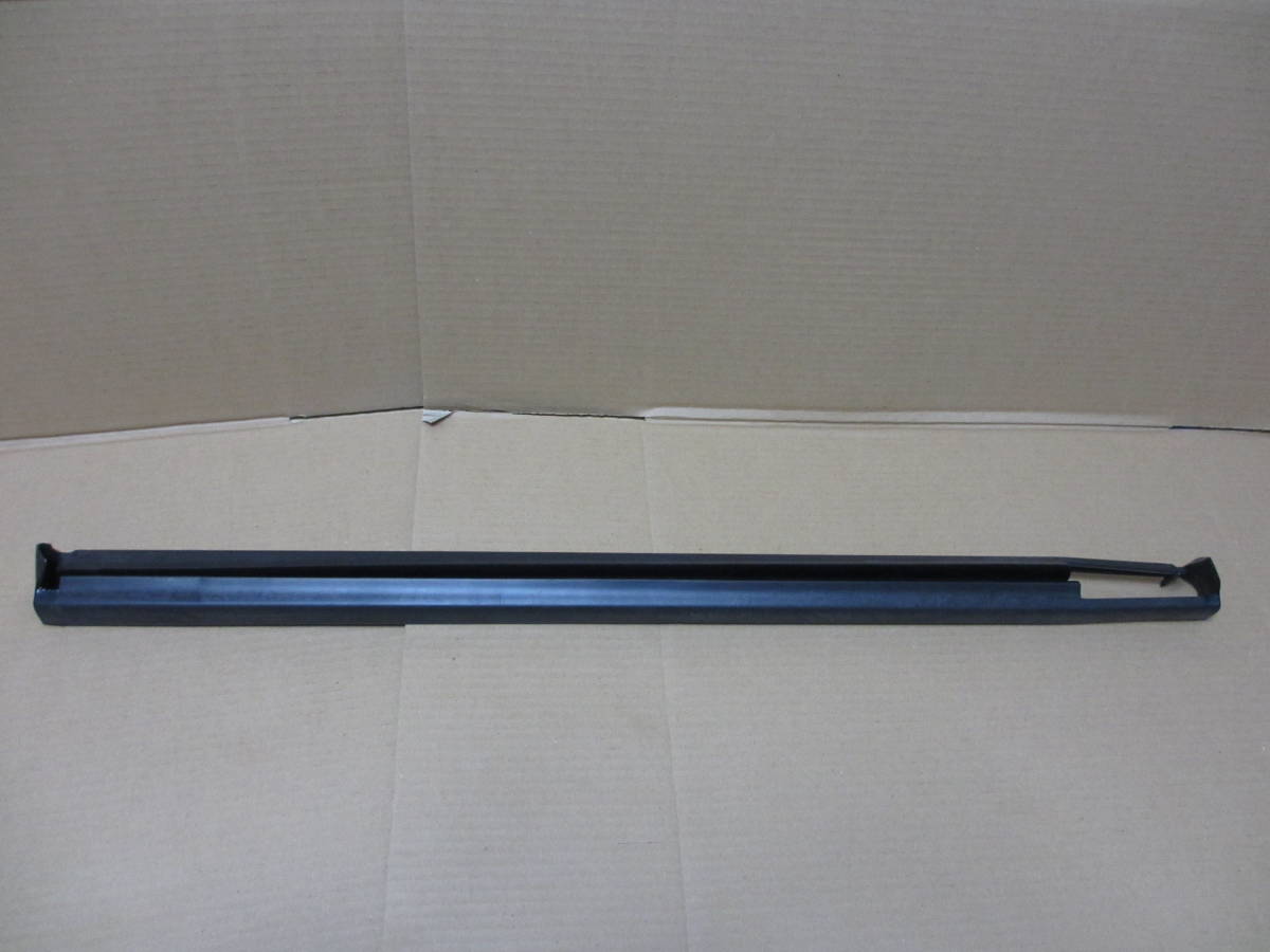 レンジローバー　水切りモール　ウエストシール