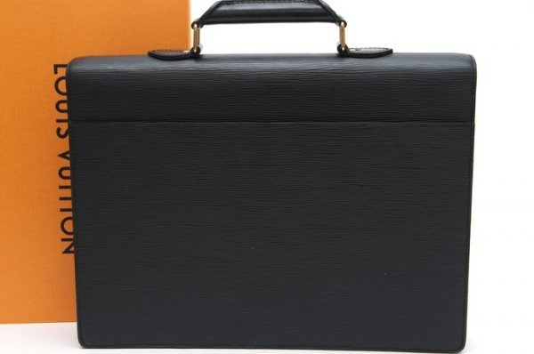 極美品】 ルイヴィトン Louis Vuitton エピ セルヴィエット コンセイエ