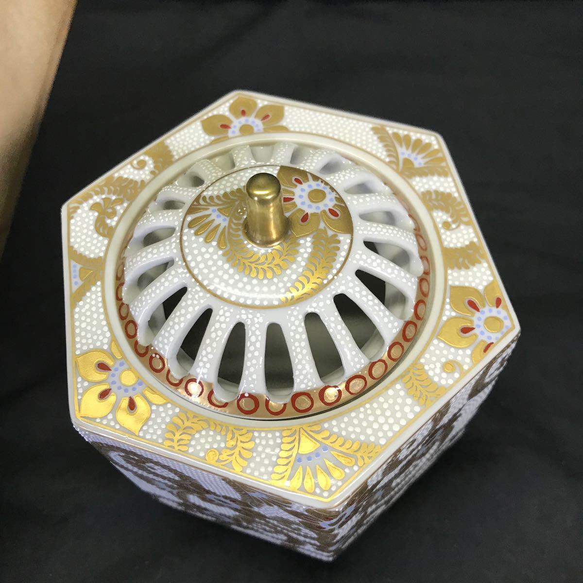 T2535 九谷焼 仙龍 香櫨 香炉 香道具 美術品 茶道具 台付き 金彩花唐草