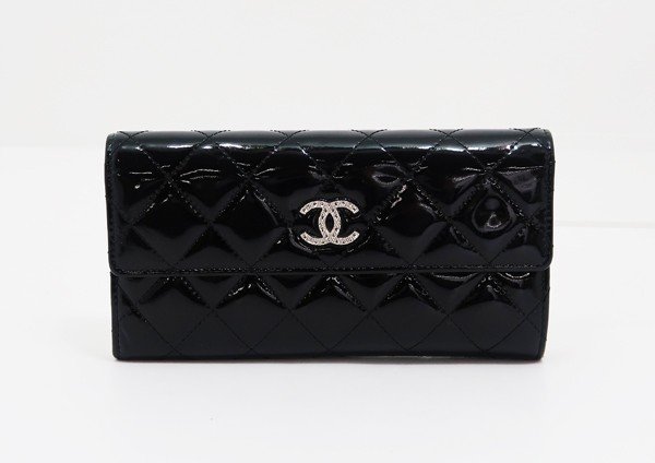 ◇【CHANEL シャネル】パテント ココマーク マトラッセ 2つ折り長財布