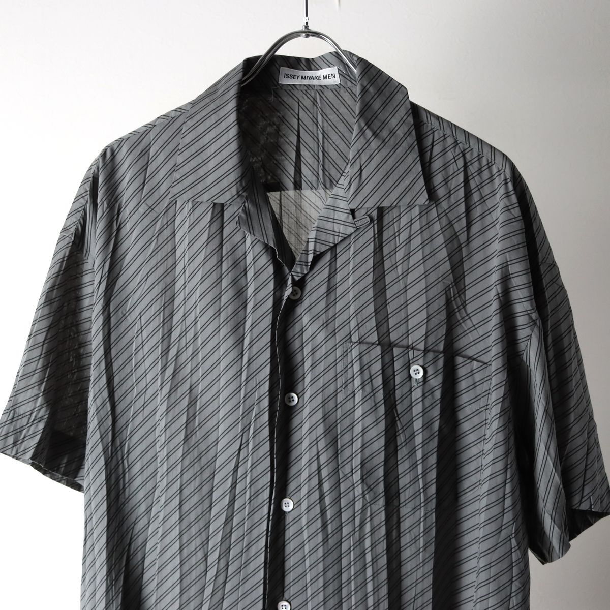ISSEY MIYAKE MEN イッセイミヤケ プリーツ 加工 開襟 シャツ グレー 