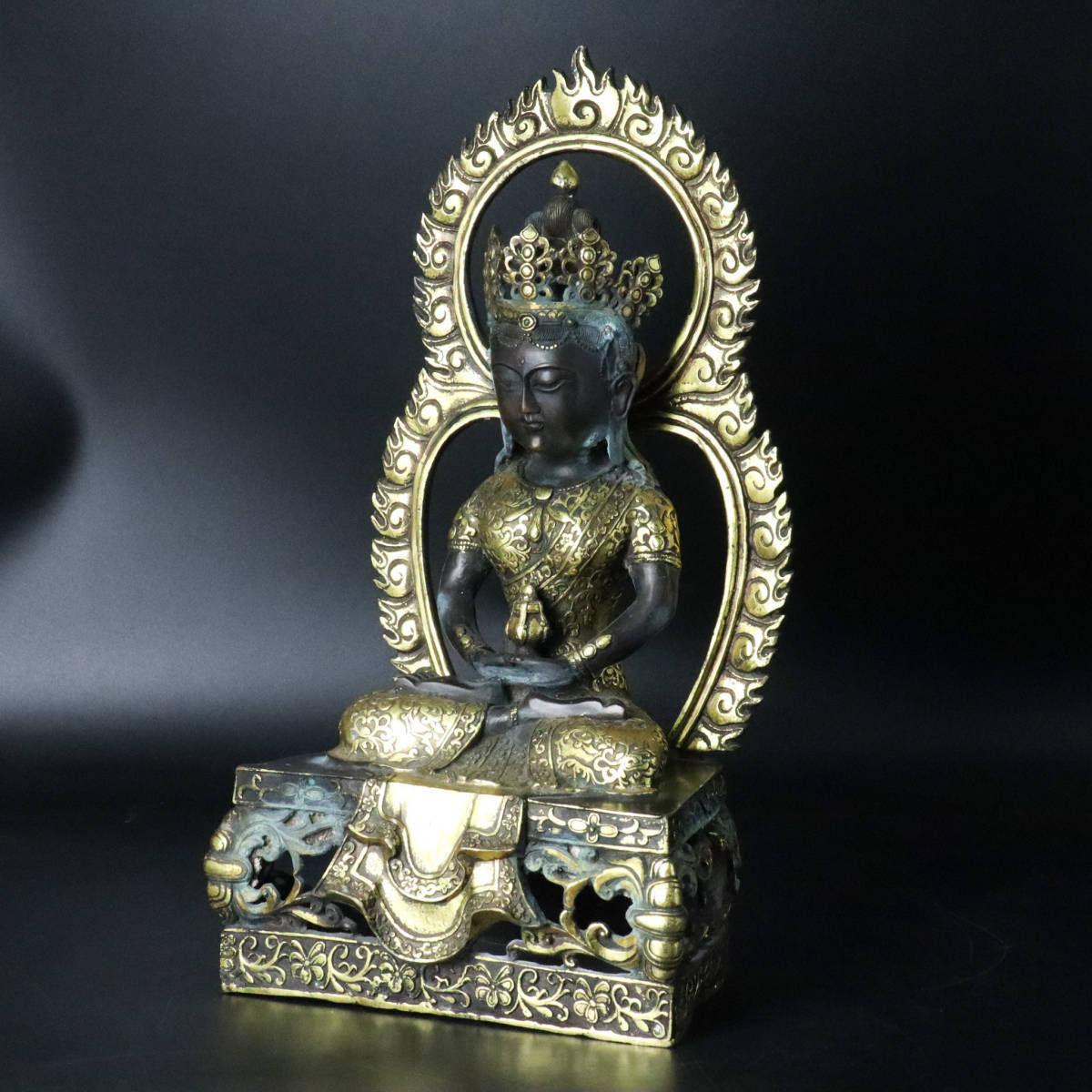 宙】中国古玩 銅製 鍍金チベット仏 高40cm 3946g 坐像 細密細工 仏像唐
