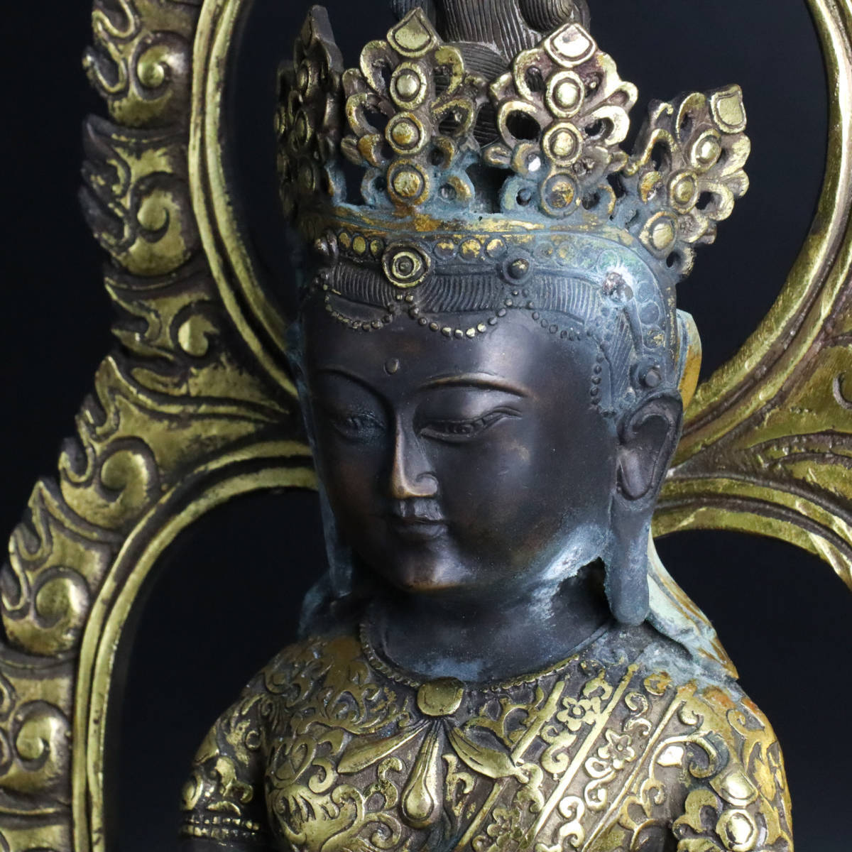 宙】中国古玩 銅製 鍍金チベット仏 高40cm 3946g 坐像 細密細工 仏像唐