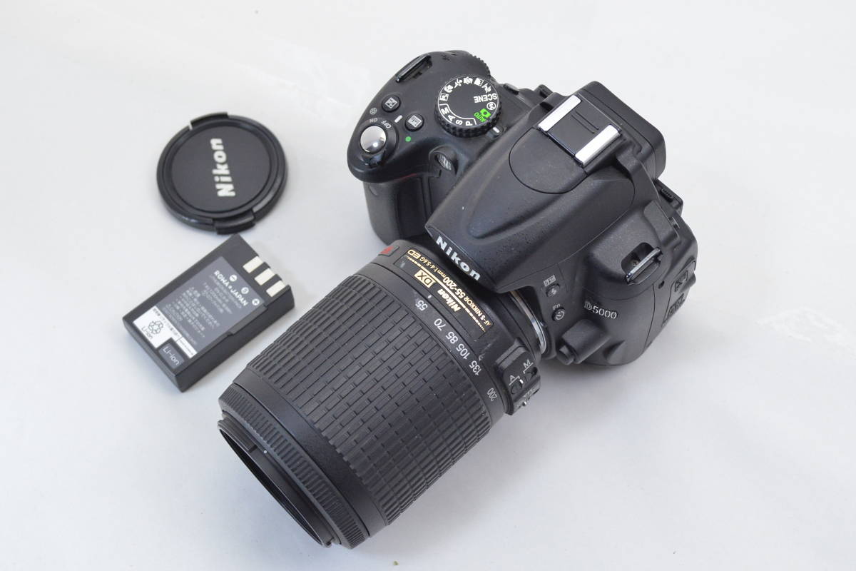 Nikon D5000 55-200mm AF-S VR NIKKOR DX 18-55mm with Lens ニコン