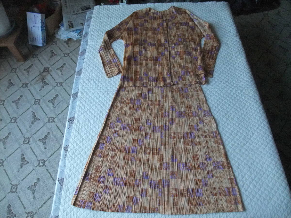 プリーツプリーズ　セットアップ上下セット　イッセイミヤケ　３　美品