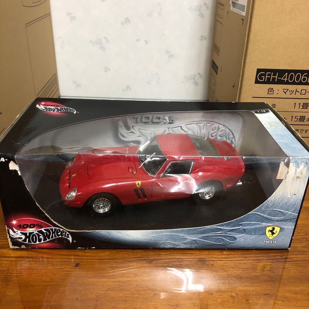 ホットウィール 100% 1/18 フェラーリ 250GTO ミニカー Hotwheels