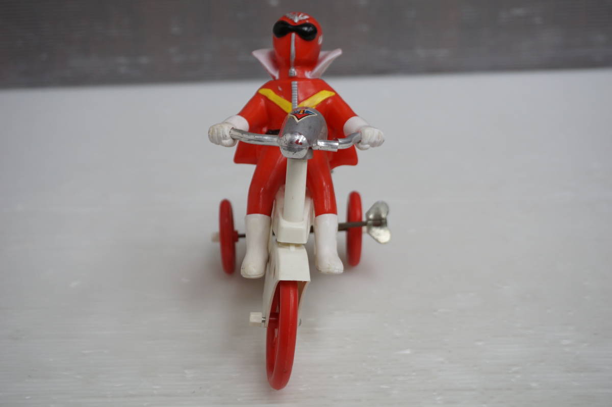 k1703 秘密戦隊ゴレンジャー アカレンジャー 三輪車 ゼンマイ ブリキ 