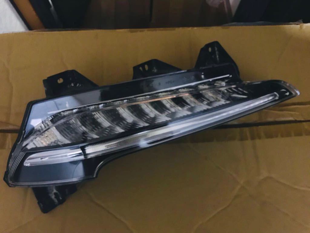 ポルシェ 992 911 純正 右 ウインカー デイライト LED 991.631.152.80_1