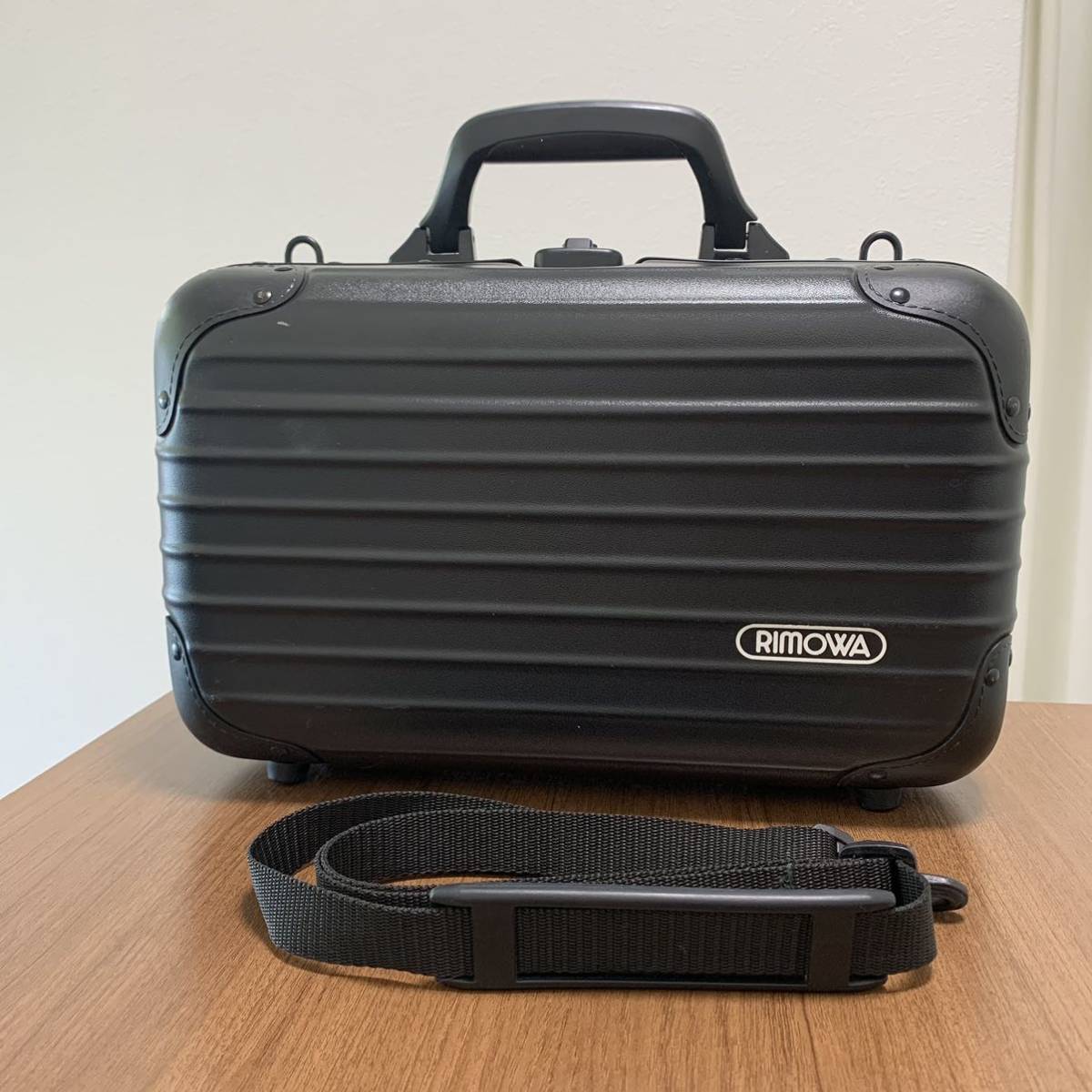 RIMOWA リモワ ピッコロ ミニトランクケース ショルダーストラップ付き 